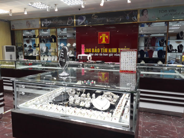 dien bien: gia xem hang roi cuop tiem vang hinh anh 1