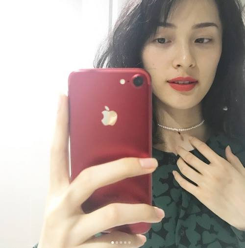 ha vi chuong do khoet sau, deo nhan day tay, can gi dai gia? hinh anh 5