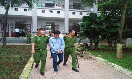 Người chủ mưu tiêm máu HIV vào cháo bé thoát tội nhờ giấy tâm thần