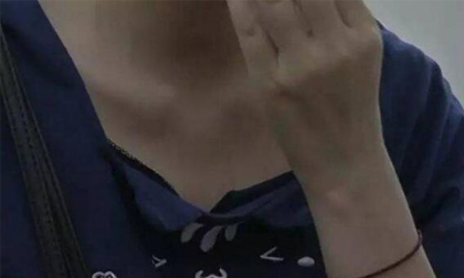 Nhờ quá xấu, cô gái thoát khỏi bị cưỡng bức trong tiệm net 