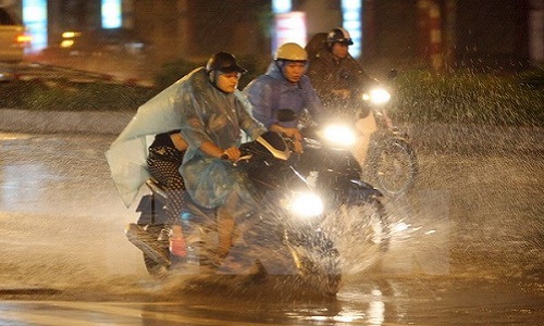 du bao thoi tiet hom nay (26.7): anh huong bao so 4, ha noi mua lon, de phong ngap hinh anh 1