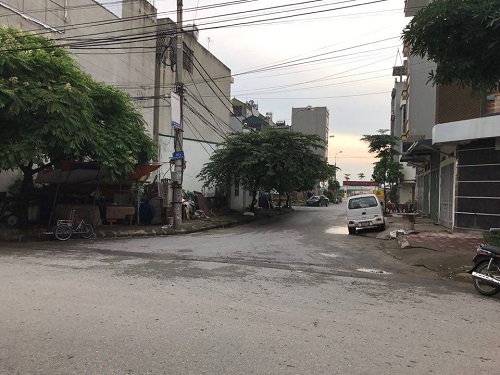 ha noi: mot be gai 8 tuoi tu vong co mac sot xuat huyet - 1