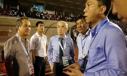 Bầu Đức vung tiền cổ vũ cho U22 Việt Nam tại SEA Games 29