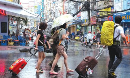 Những kinh nghiệm quý giá bạn cần ghi nhớ khi đi du lịch mùa mưa bão
