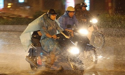 Thời tiết hôm nay (26.7): Ảnh hưởng bão số 4, Hà Nội mưa lớn, đề phòng ngập