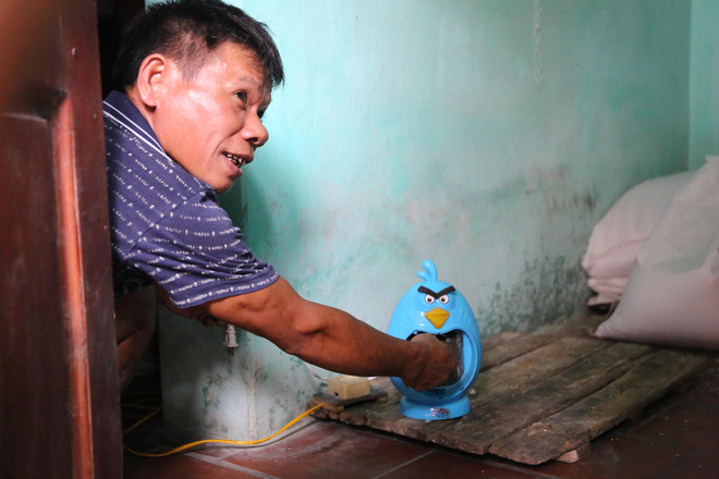 Người dân sống giữa lòng Hà Nội thấp thỏm không yên vì cả làng bị sốt xuất huyết - Ảnh 4.