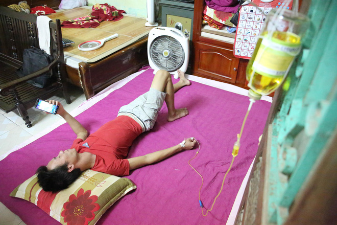 Người dân sống giữa lòng Hà Nội thấp thỏm không yên vì cả làng bị sốt xuất huyết - Ảnh 10.