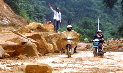 Thời tiết hôm nay (27.7): Hậu bão, mưa lớn tiếp diễn ở một số tỉnh miền Trung