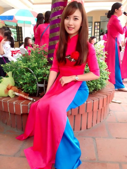 can canh nhan sac co giao lop 1 xinh  dep nhu thien than khi bi chup len - 11