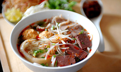 Cách nấu bún bò Huế thơm ngon, chuẩn vị cho bữa sáng cuối tuần