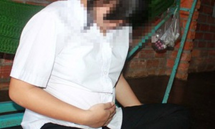 Bé gái 12 tuổi mang thai, cha mẹ sốc nặng khi phát hiện 3 người đàn ông đều cưỡng hiếp con mình