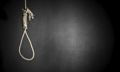 Ba phụ nữ cùng gia đình treo cổ tự tử, 2 tử vong