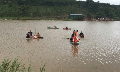 Liên tiếp 2 vụ đuối nước trong 1 ngày khiến 5 em học sinh tử nạn thương tâm