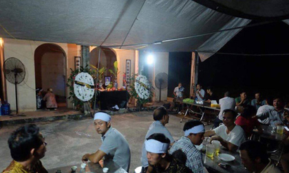 Cháy xưởng bánh, 8 người tử vong: Nhói lòng những đám tang vội vã