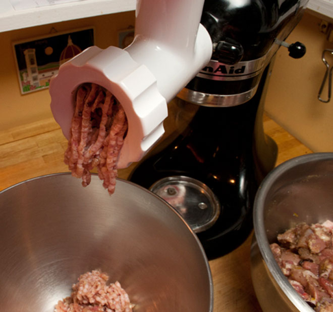 Bật mí cách làm xúc xích gà ngon, sạch mà dễ không tưởng - 10