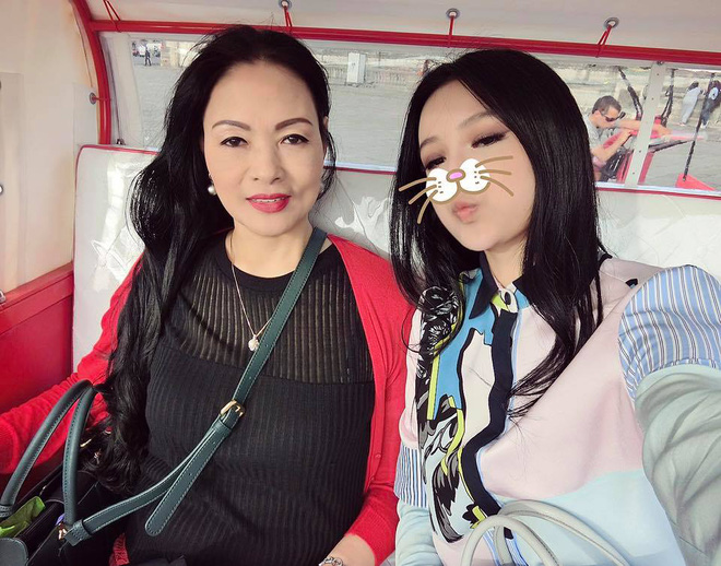 Ba chị em hot girl Huyền Baby đúng chuẩn 