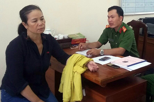 nguoi phu nu trinh bao bi cuop 600 trieu khi dung nghe dien thoai hinh anh 1