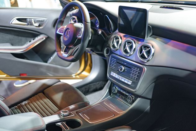 Mercedes GLA 2018 ở Việt Nam có giá từ 1,619 tỷ đồng - 3
