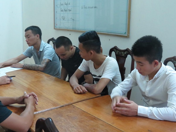 noi mau giang ho, nhom con do vac kiem truy sat doi thu nhap vien hinh anh 1