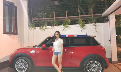 Vừa biết tin đỗ đại học, 9X Hà Nội được bố mẹ tặng ngay Mini Cooper tiền tỷ