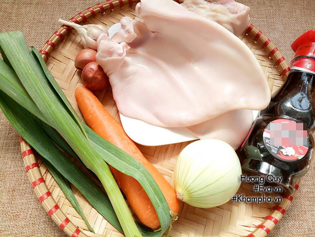mua nang bat chot, vao bep lam tai heo xao cay an ngay keo het - 1