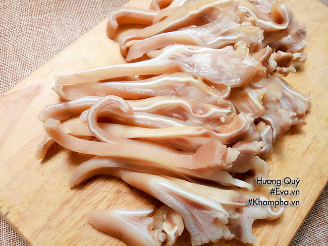 mua nang bat chot, vao bep lam tai heo xao cay an ngay keo het - 4