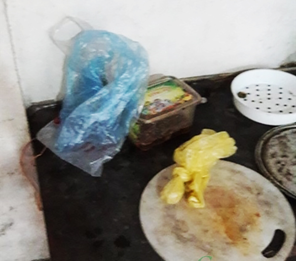 Con dâu khóc thét với mẹ chồng ở bẩn: nồi xoong không bao giờ rửa, gầm giường ngập BVS dùng rồi - Ảnh 4. Con dâu khóc thét với mẹ chồng ở bẩn: nồi xoong không bao giờ rửa, gầm giường ngập BVS dùng rồi - Ảnh 4.