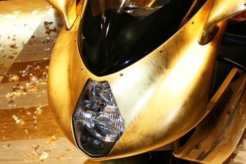 MV Agusta F4 dát vàng giá 2,7 tỷ đồng xa hoa cùng cực - 5