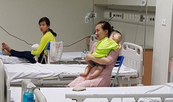 Sức khỏe cháu bé 1 tuổi nghi bị bạo hành dã man đã khá lên hình ảnh 2 suc khoe chau be 1 tuoi nghi bi bao hanh da man da kha len hinh anh 2