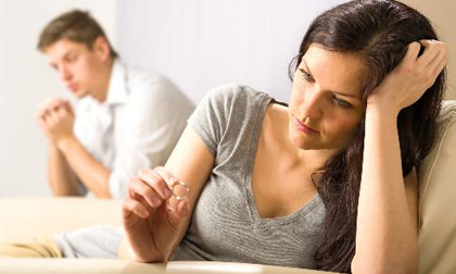 Chán vợ 'cành cao', chồng ngã vào tay cô giáo trẻ