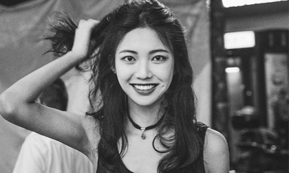 Cô gái sở hữu nụ cười ngọt ngào khiến ai ngắm nhìn cũng phải tan chảy