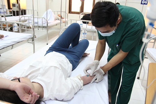 benh nhan mac sot xuat huyet o at nhap vien, benh vien bo ca hoi truong thanh lap khu dieu tri da chien - 5