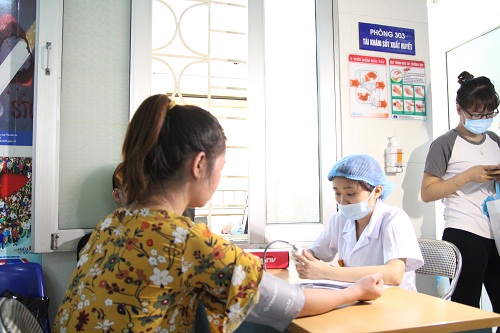 benh nhan mac sot xuat huyet o at nhap vien, benh vien bo ca hoi truong thanh lap khu dieu tri da chien - 1