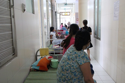 benh nhan mac sot xuat huyet o at nhap vien, benh vien bo ca hoi truong thanh lap khu dieu tri da chien - 2