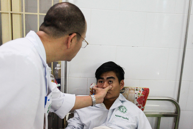Bệnh nhân sốt xuất huyết nằm la liệt ở bệnh viện Bạch Mai - Ảnh 2.