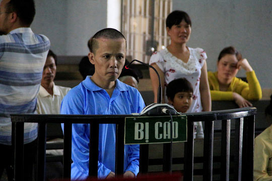 Bảo trông con nhưng vợ không trả lời, chồng dùng búa đánh chết - 1