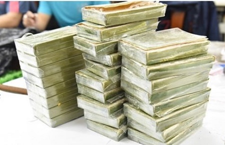 co giao van chuyen cocain tu brazil ve viet nam giup ban trai hinh anh 1