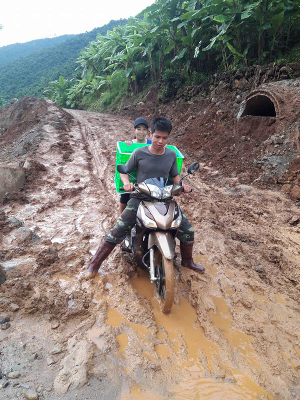 co gai am anh canh nguoi chet khong co cho chon o vung lu quet son la - 5