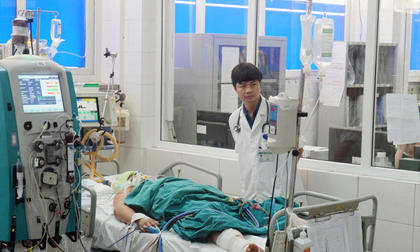 Xúc động bức tâm thư của nam sinh 15 tuổi đau đớn khi nhìn mẹ co giật, hôn mê vì sốt xuất huyết