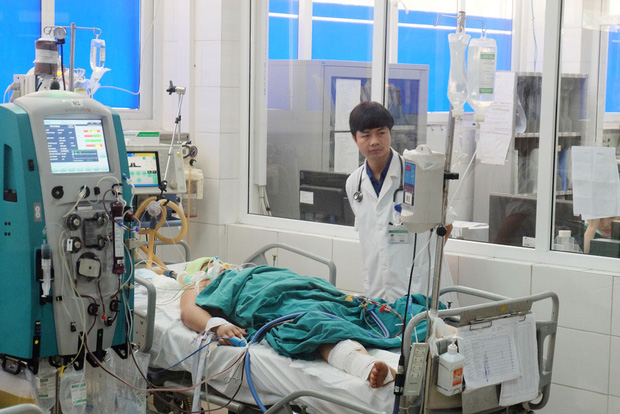 xuc-dong-buc-tam-thu-cua-nam-sinh-15-tuoi-dau-don-khi-nhin-me-co-giat-hon-me-vi-sot-xuat-huyet-3