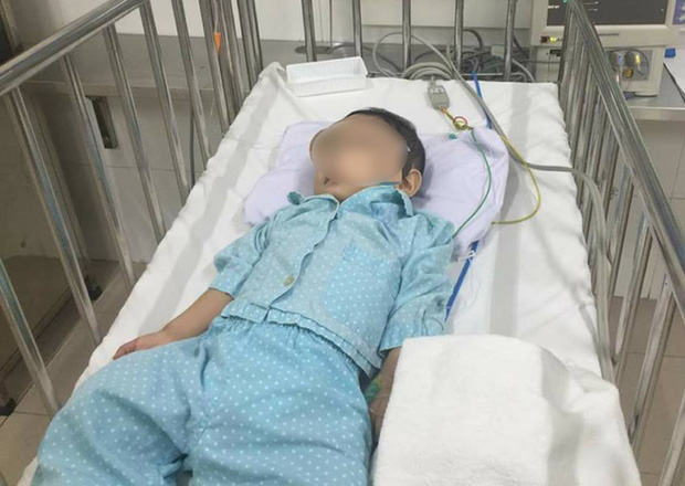 Mẹ của bé trai 1 tuổi bị bạo hành: Không muốn đưa con vào trại nếu phải thi hành án - Ảnh 3. Mẹ của bé trai 1 tuổi bị bạo hành: Không muốn đưa con vào trại nếu phải thi hành án - Ảnh 3.