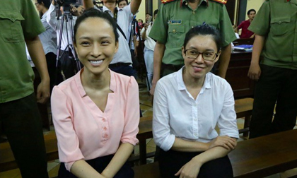 Vì sao đã tạm đình chỉ vụ án, Hoa hậu Phương Nga vẫn bị hạn chế đi lại?