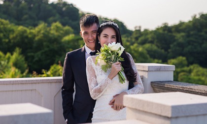 Công Vinh giàu có, quyền lực nhưng ra đường vẫn phải xin tiền vợ