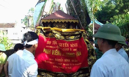 Người mẹ có con trai đi du học chết ở Nhật Bản đã đưa được tro cốt con về an táng