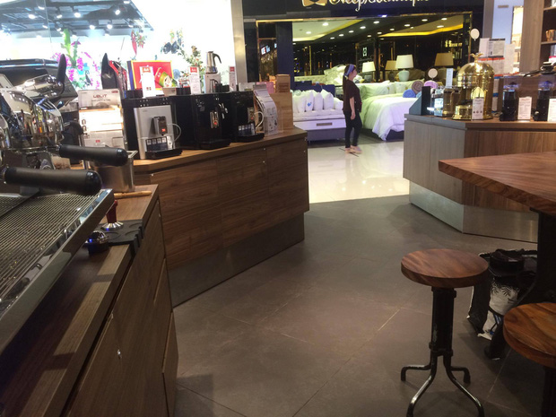 Nữ nhân viên đang mang thai bị ông chủ chuỗi tiệm trà - cafe K.C tát: Tôi choáng và suýt té sau khi bị tát - Ảnh 3.