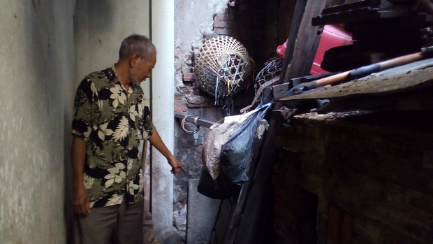 Biệt thự cổ 146 Quán Thánh thành ổ dịch sốt xuất huyết, 6 người mắc bệnh, đoàn lãnh đạo trực tiếp vào cuộc - Ảnh 4.