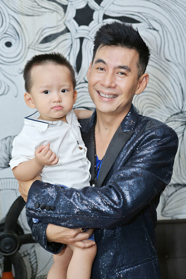 con trai phi thanh van tro thanh tam diem chu y khi cung me di su kien - 5