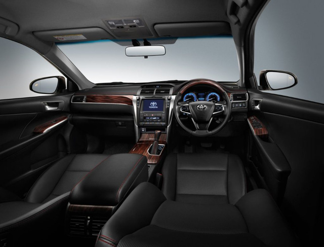 toyota camry 2.0g extremo 2017 gia 1,04 ty dong hinh anh 2