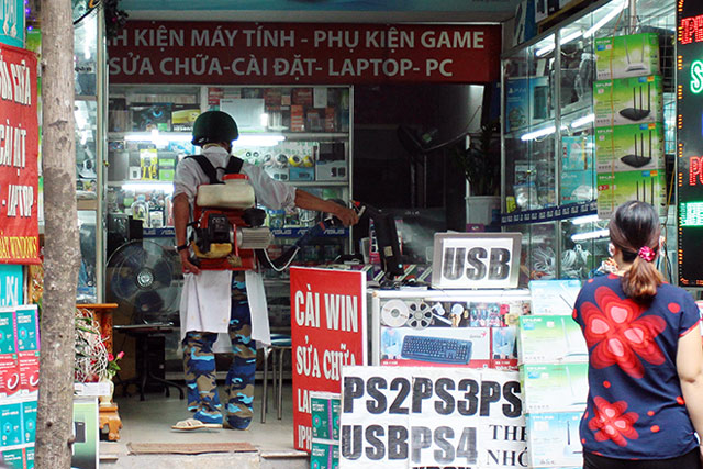 kinh hai nhung “be phot lo thien” giua thu do mua sot xuat huyet - 11