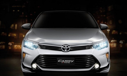 Toyota Camry 2.0G Extremo 2017 giá 1,04 tỷ đồng